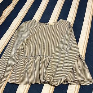 Universal thread womens peplum blouse. Size L